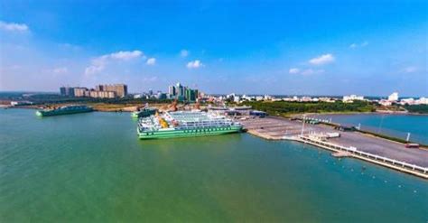 徐闻港航拍，全球最大客滚轮渡码头建成，厉害了_腾讯视频