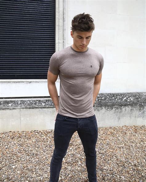 ボード「Skinny jeans」のピン