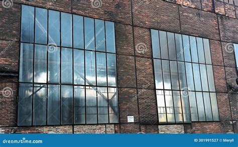 Factory Building Interior 的图像结果