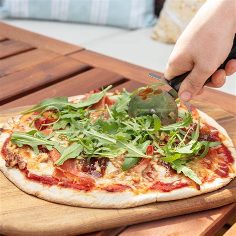 BBQ pizza recipe | easyFood