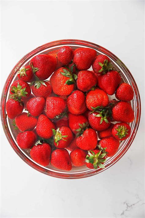 How to Clean Strawberries (So They Last Longer)! - Lexi's Clean Kitchen