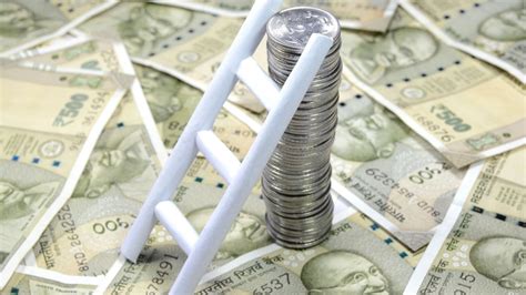 1,000 cr spent on astro apps, but just 5 cr do...': Financial advisor ...