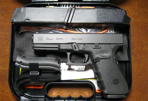 The Glock 20 10mm Gun: Too Much Power and Too Old? - The National Interest