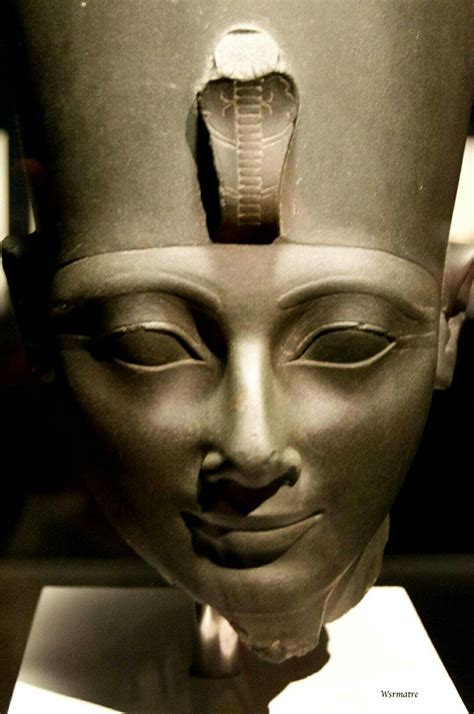 Queen Ahmes Nefertari with vulture headdress, ancient Egypt. | Ancient ...