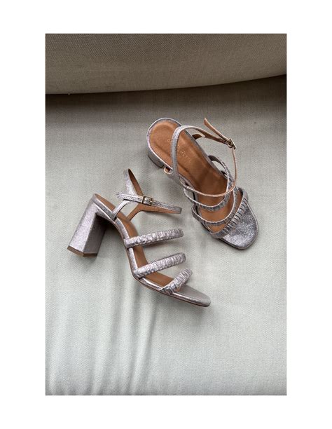 SILVER TEA HEEL PUMPS