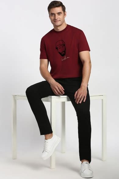 Buy Men Maroon Graphic Print Round Crew Neck T-shirt Online - 39974193 ...