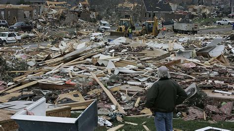 Deadly Tornado 的图像结果