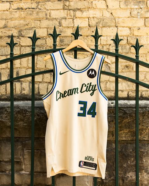 Milwaukee Bucks 2025-2026 City Jersey