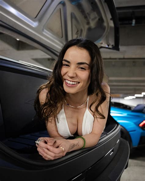 Jelly Bean Brains: All about Jameliz Benitez Smith, her real name, age, height, and career