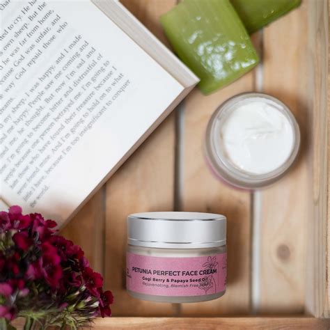 Petunia Face Cream For Blemish & Pigmentation | Sohmya Naturals