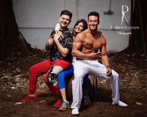 Just look at Tiger Shroff's fab abs! - Rediff.com movies
