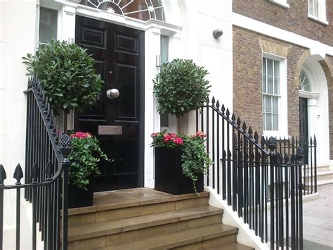 Front door planters – London Planters