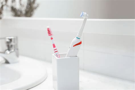 10 tips on how to disinfect a toothbrush – Artofit
