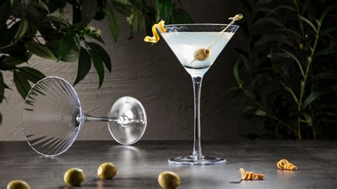 Martini – Was ist ein Martini? Wie Martini servieren? | LUSINI