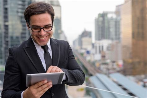 Handsome Businessman 的图像结果