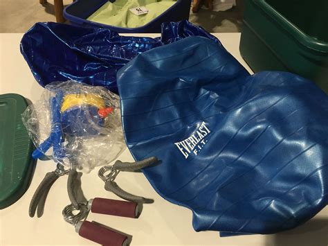 2 INFLATABLE LARGE EXERCISE BALLS PLUS PUMP & 3 HAND GRIP EXERCISERS ...