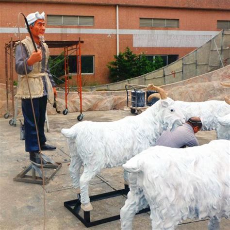 东莞仿真玻璃钢牛羊形象雕塑生产厂家按图纸定制