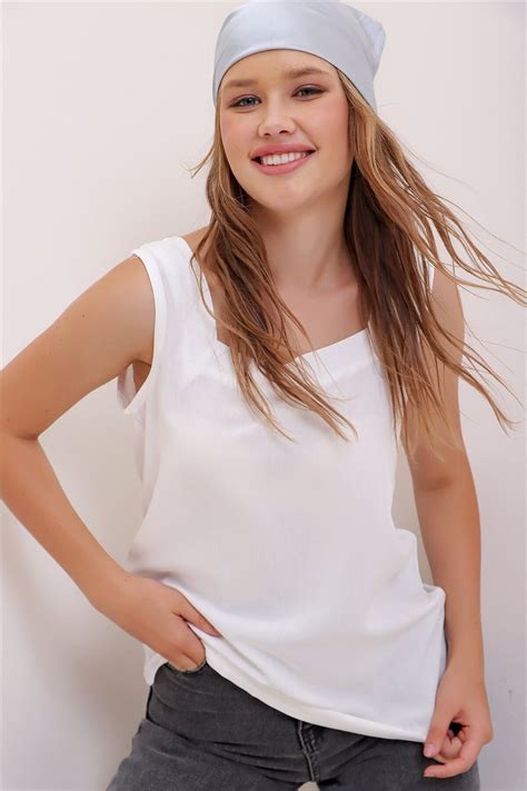 Beyaz Kare Yaka Dokuma Pamuklu Bluz | Alaçatı Stili