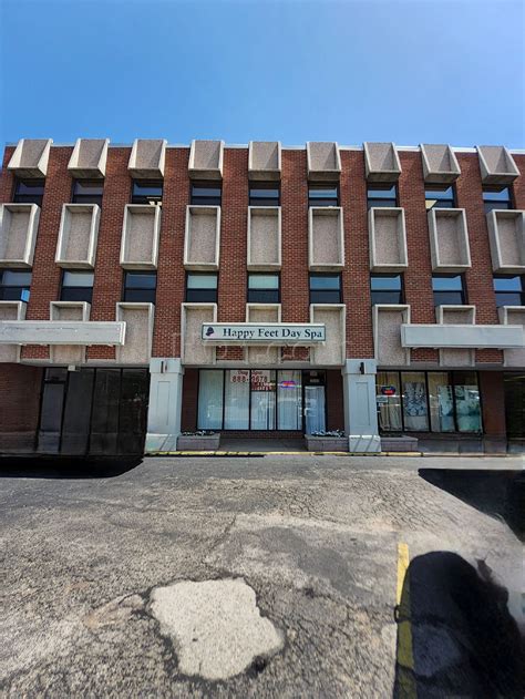 Happy Feet Day Spa | Massage Parlors in Brentwood, MO | (314) 757-2271 ...