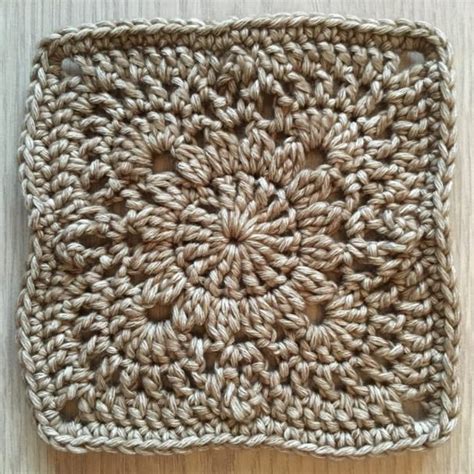 12 granny square crochet pattern