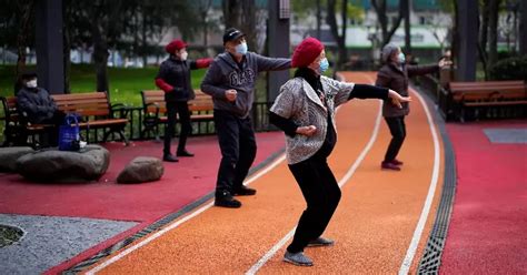 Are Face Masks Good For Exercising? Doctors Say No For Now