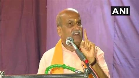 Karnataka After hijab loudspeakers in mosques now Muslim fruit ...