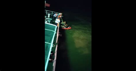 广州珠海一货船遇险沉没 船上11人全部获救(含视频)_手机新浪网