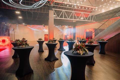Choosing the Perfect Cocktail Tables for Your Event: A Complete Guide