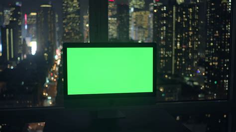 Computer and Desk Front View Green Screen 的图像结果