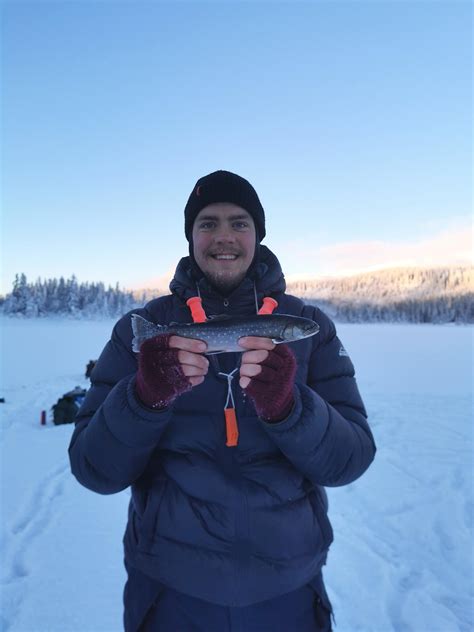 Artic Char a cold winter day. - 17c (1.4 fahrenheit) : r/Fishing