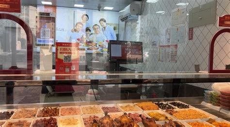探访济南餐饮店铺：部分商家“无证”卖凉菜，小店难达到冷食类制售条件或是主因_腾讯新闻