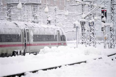 Bayern Munich's Game with Union Berlin Called Off Due to Snow Chaos in ...