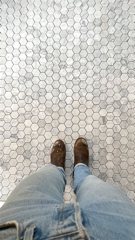 Installing Hexagonal Floor Tile 的图像结果