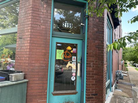 Lona's Lil Eats - Big Flavors From Lona's Lil Eats - 2199 California ...