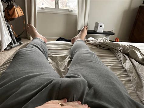 Thick dick chillin in sweatpants : r/GraySweatpants