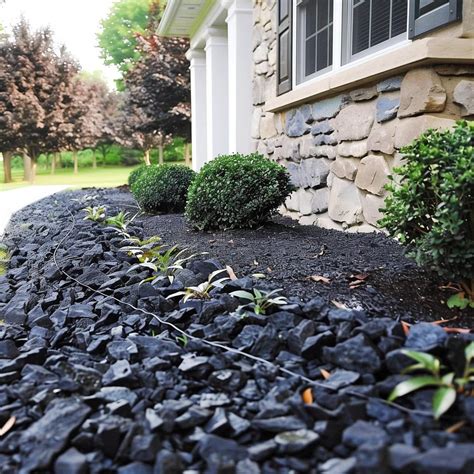 20+ Edgy Black Rock Landscaping Ideas for a Seriously Cool Front Yard ...