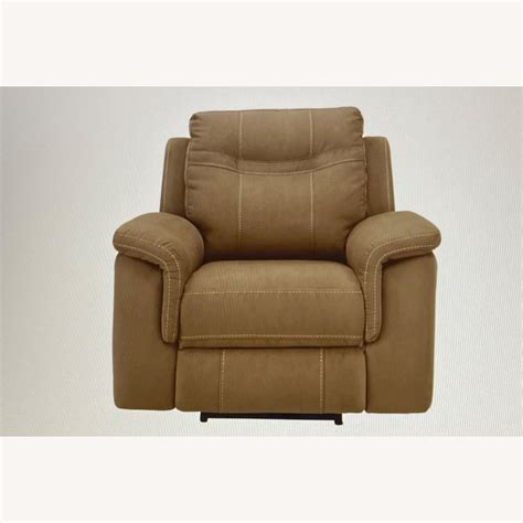 Raymour & Flanigan Power Recliner - AptDeco
