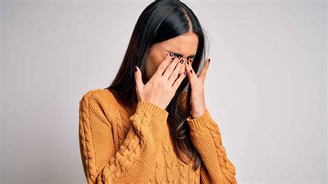 Giant Retinal Tear: Causes, Symptoms & Expert Treatment