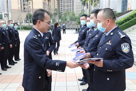 湛江市公安局举行新警用车辆配发仪式