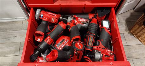 Milwaukee M18 Router Using Template Guide 的图像结果