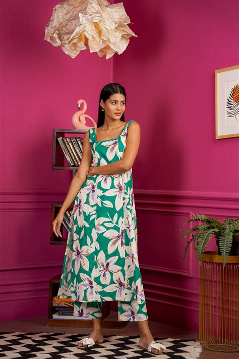 Netose Green Floral Print Kurta Set With Dupatta – Netose By LakhNeet ...