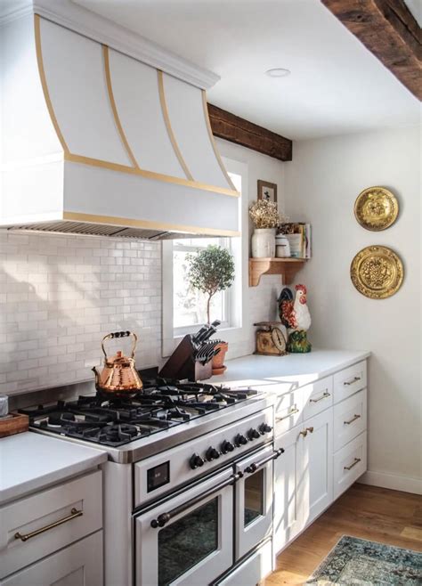 12 Kitchens That Look Straight Out of a Nancy Meyers Movie - The Everygirl