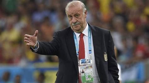 Spain coach del Bosque receives award for work with disabled