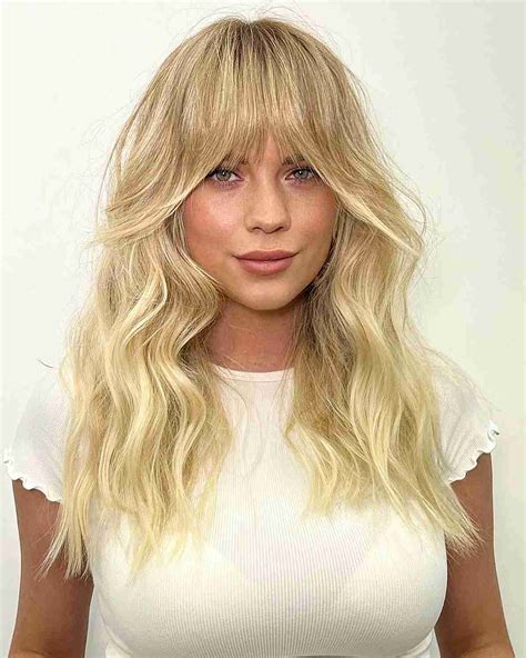 Wavy Blonde Hair With Bangs 27 Dark Blonde Hair Colors To Show Your