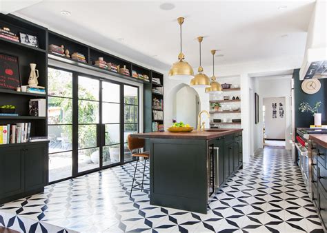 20 Black and White Kitchen Floor Ideas That Will Inspire a Culinary ...