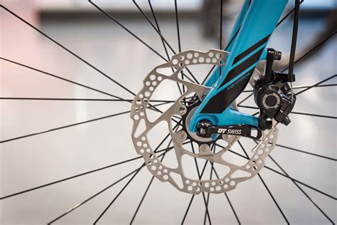 Road Bike Disc Brakes - The Future of Road Bikes or will Rim Brakes ...