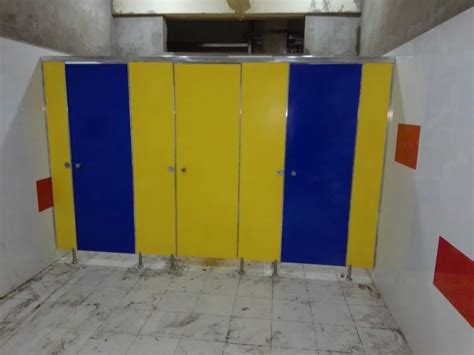 Toilet Cubicle - 3.5x3.5x7 Feet CS Nylon Toilet Cubicle Service ...