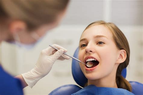 成年人还能做牙齿矫正吗？牙齿矫正什么年龄比较好？|牙齿|矫治器|矫正器_新浪新闻
