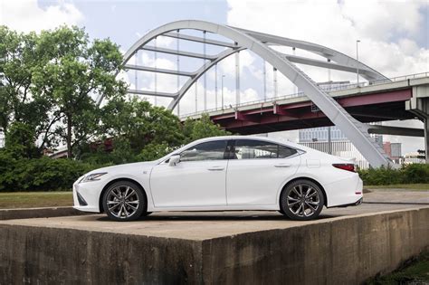 Photo Gallery: The 2019 Lexus ES 350 F SPORT in Ultrasonic Blue & Ultra White – Lexus Enthusiast ...