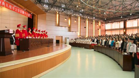 安顺学院隆重举行2017届毕业典礼暨学士学位授予仪式-安顺学院